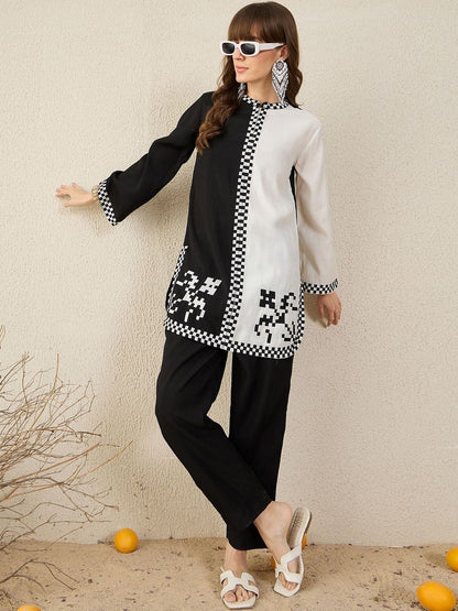 Women Checked Embroidered Kurta with Trousers