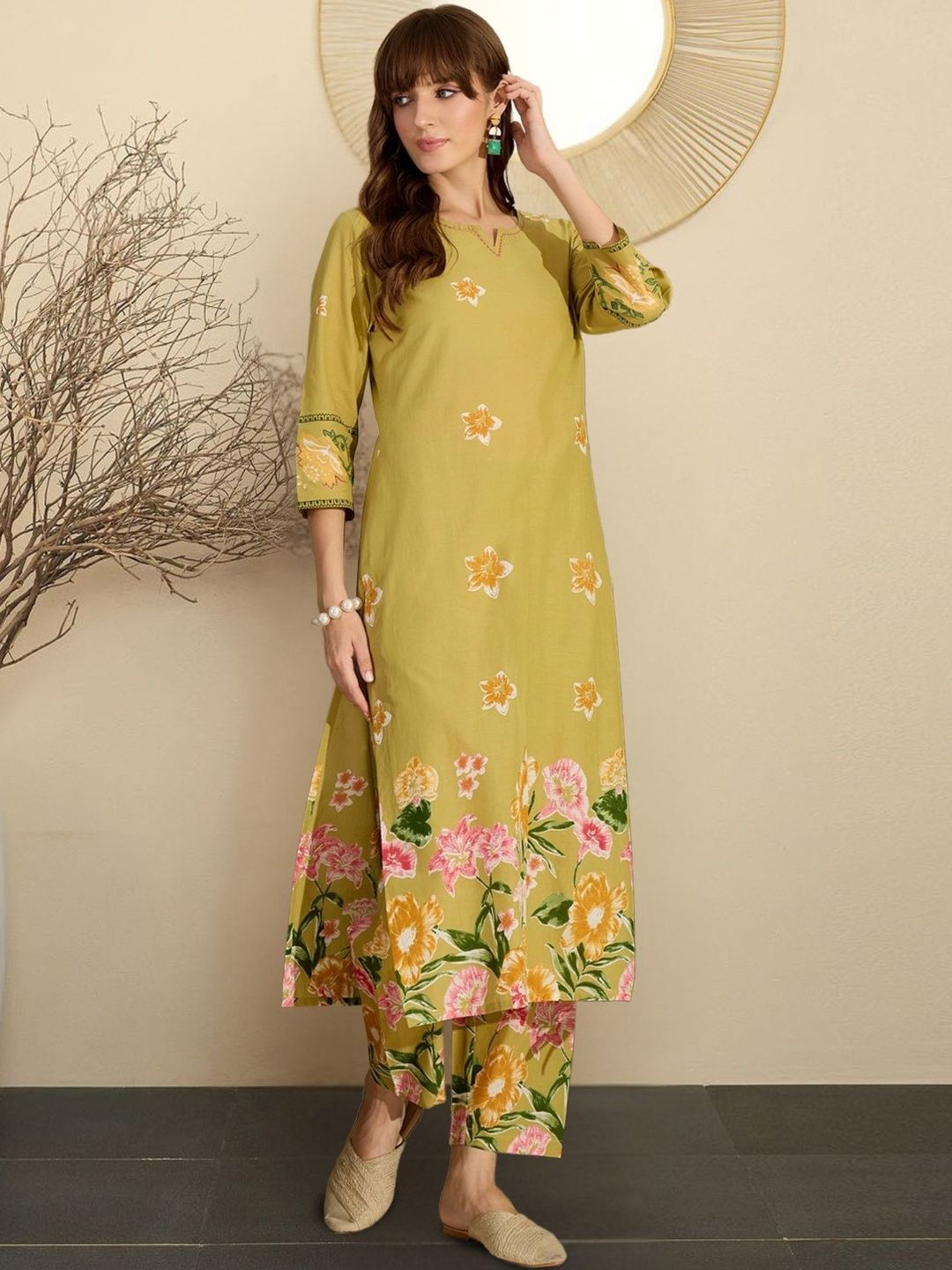 Dhiyona IE Women Floral Printed Regular Pure Cotton Kurta with Trousers