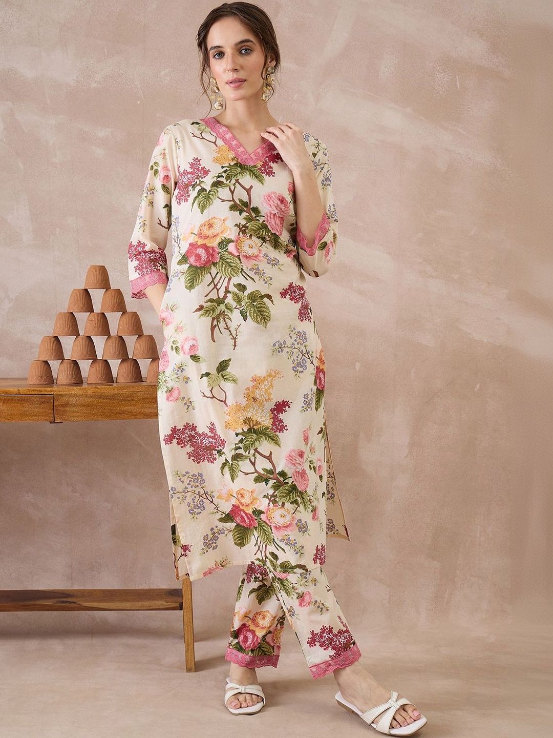 Women Floral Printed Regular Pure Cotton Kurta with Trousers