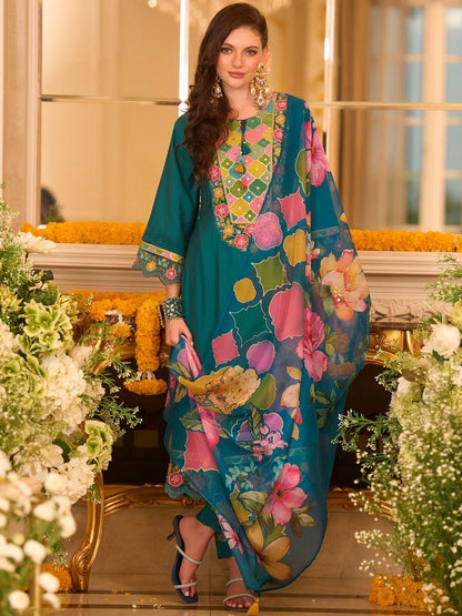 Women Floral Embroidered Kurta with Trousers & Dupatta