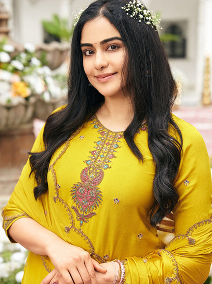 Dhiyona CH Embroidered Round Neck Chinon Sequinned Kurta With Palazzos & Dupatta