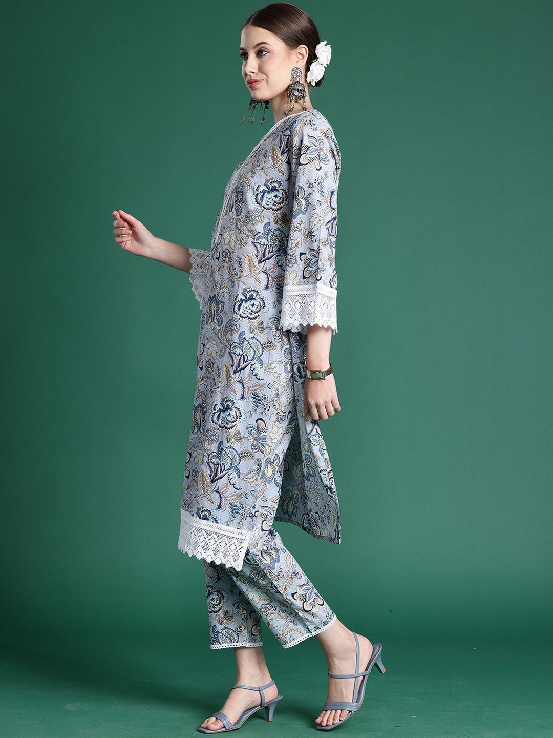 Dhiyona IE Women Floral Printed Regular Pure Cotton Kurta with Trousers