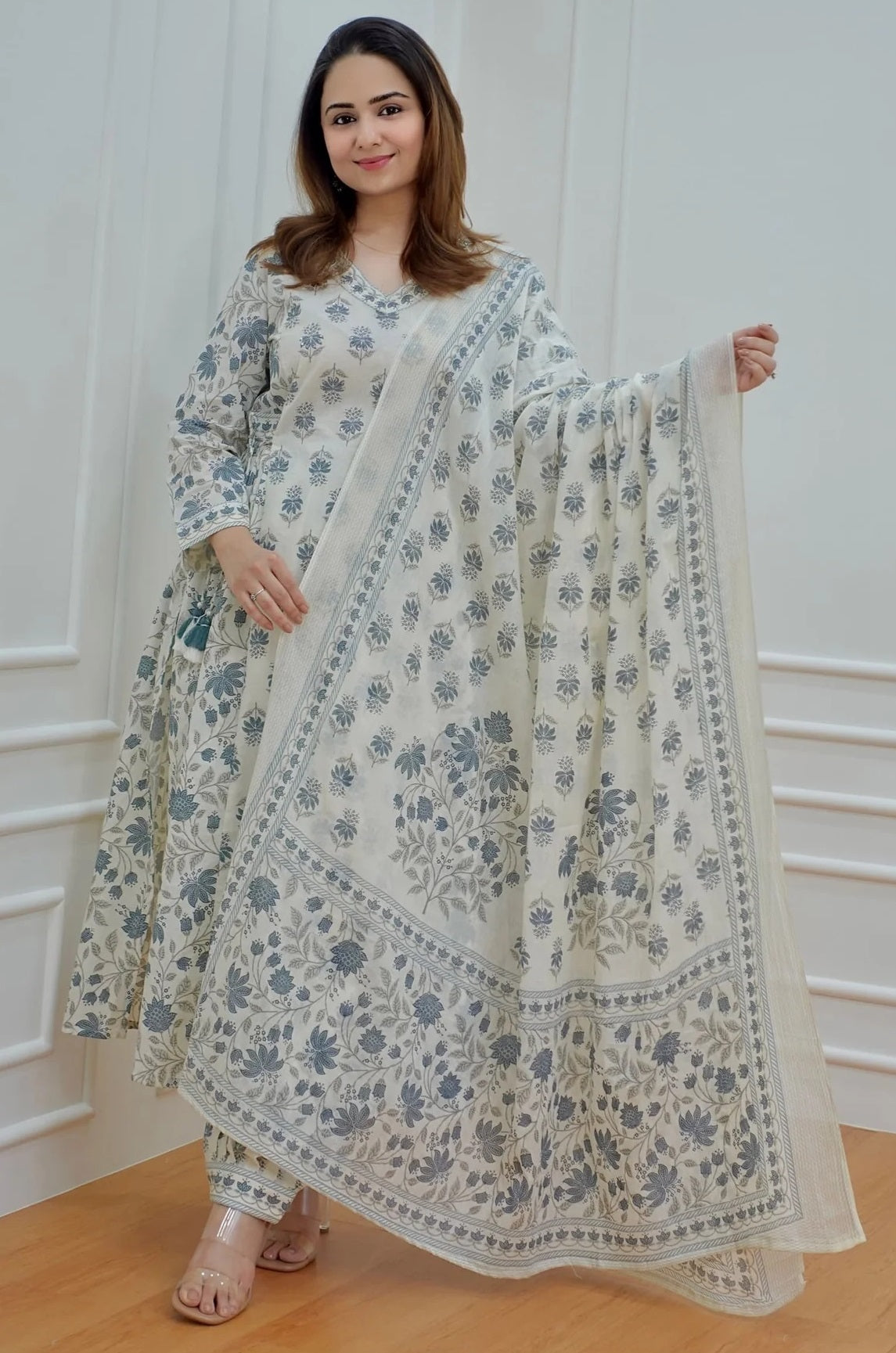Women White Printed Viscose Rayon Kurta And Pant Set