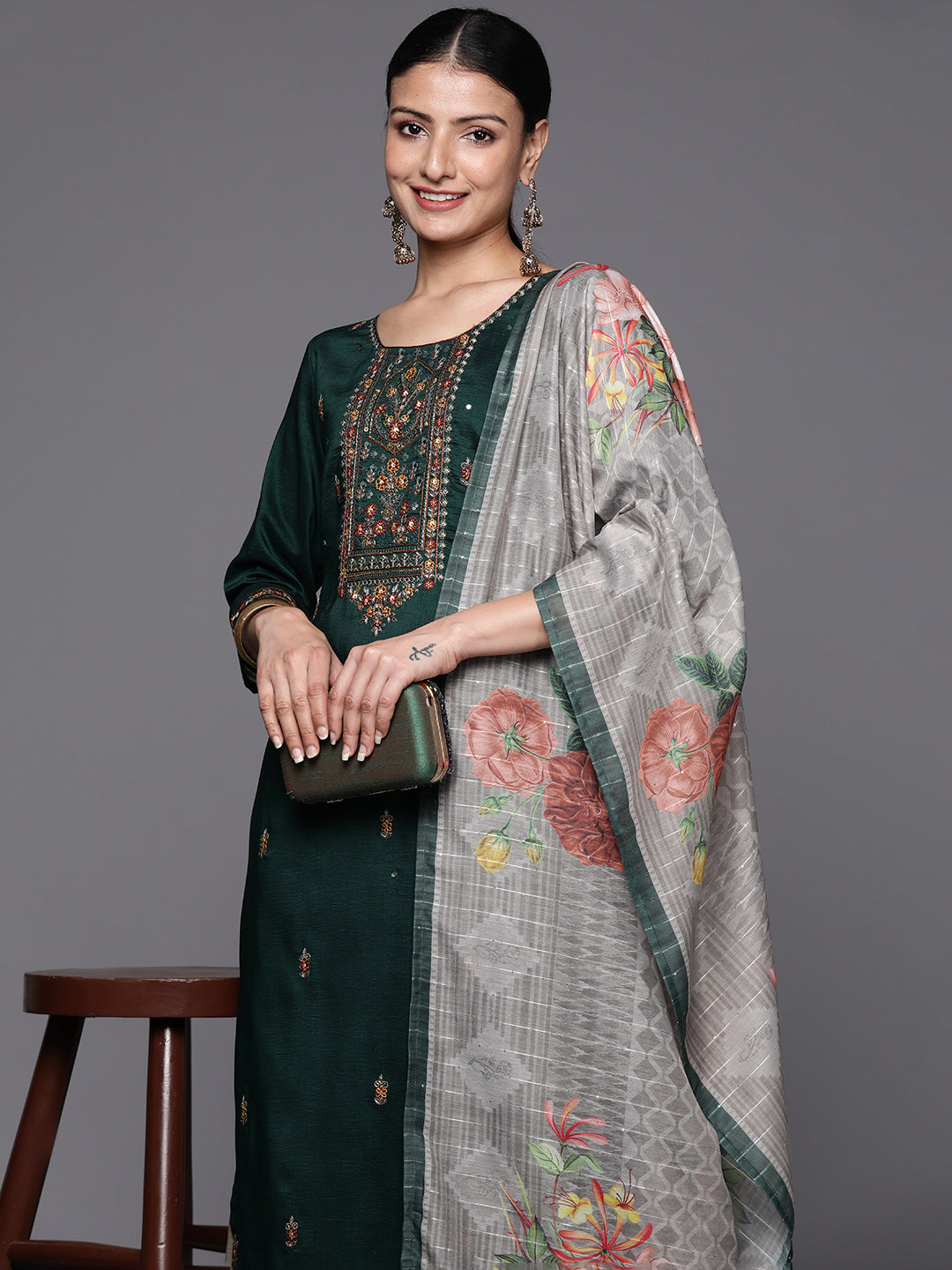 Dhiyona VR Women's Green Three Quater Sleeve Embroidered Kurta Paired With Sharara And Dupatta