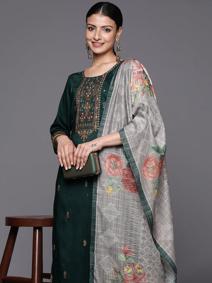 Dhiyona VR Women's Green Three Quater Sleeve Embroidered Kurta Paired With Sharara And Dupatta