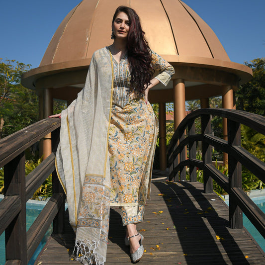 Women Yellow Printed Viscose Rayon Kurta, Pant And Dupatta Set