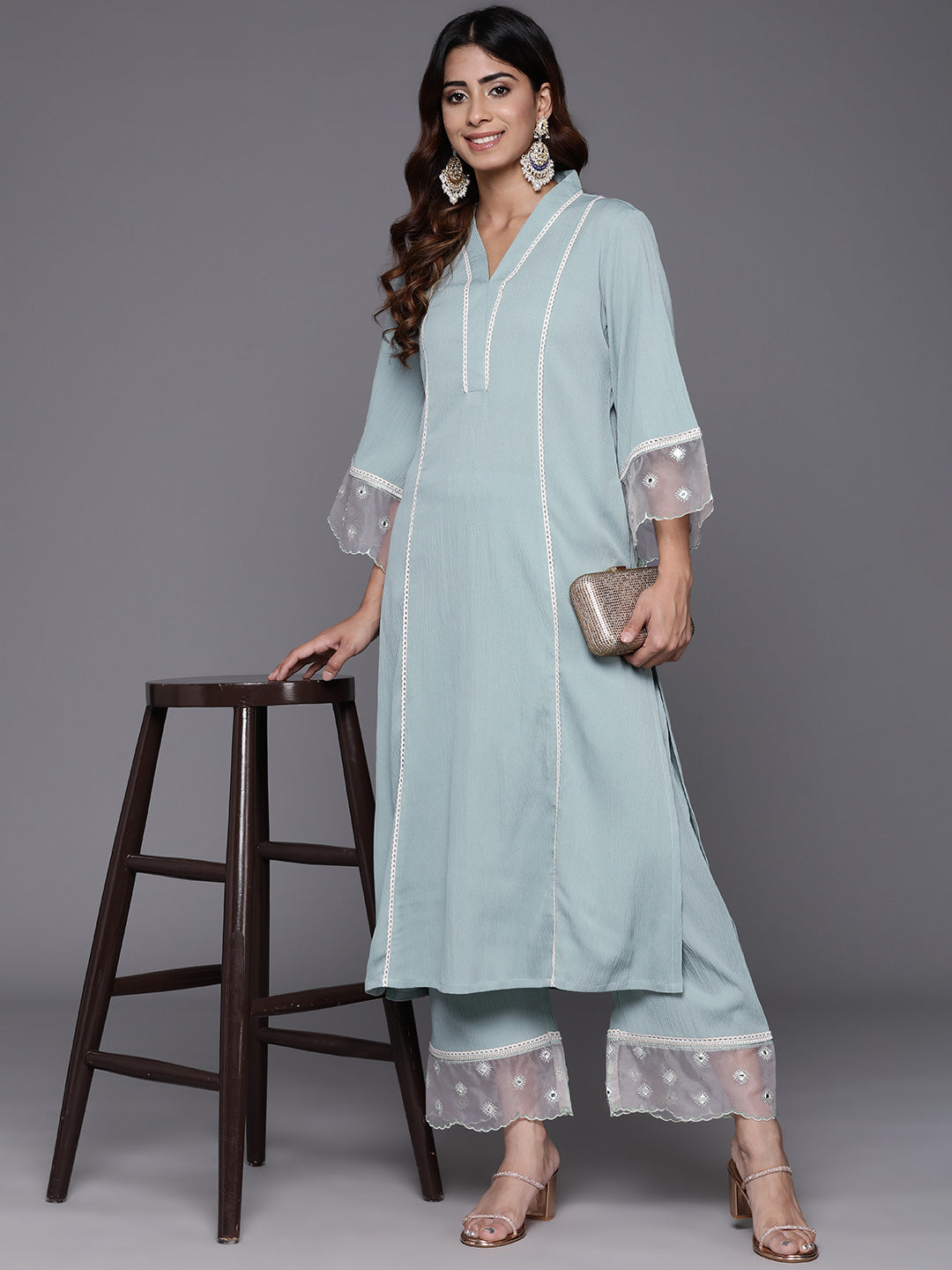 Dhiyona VR Women's Sea Green Organza And Lace Detailed Kurta Set