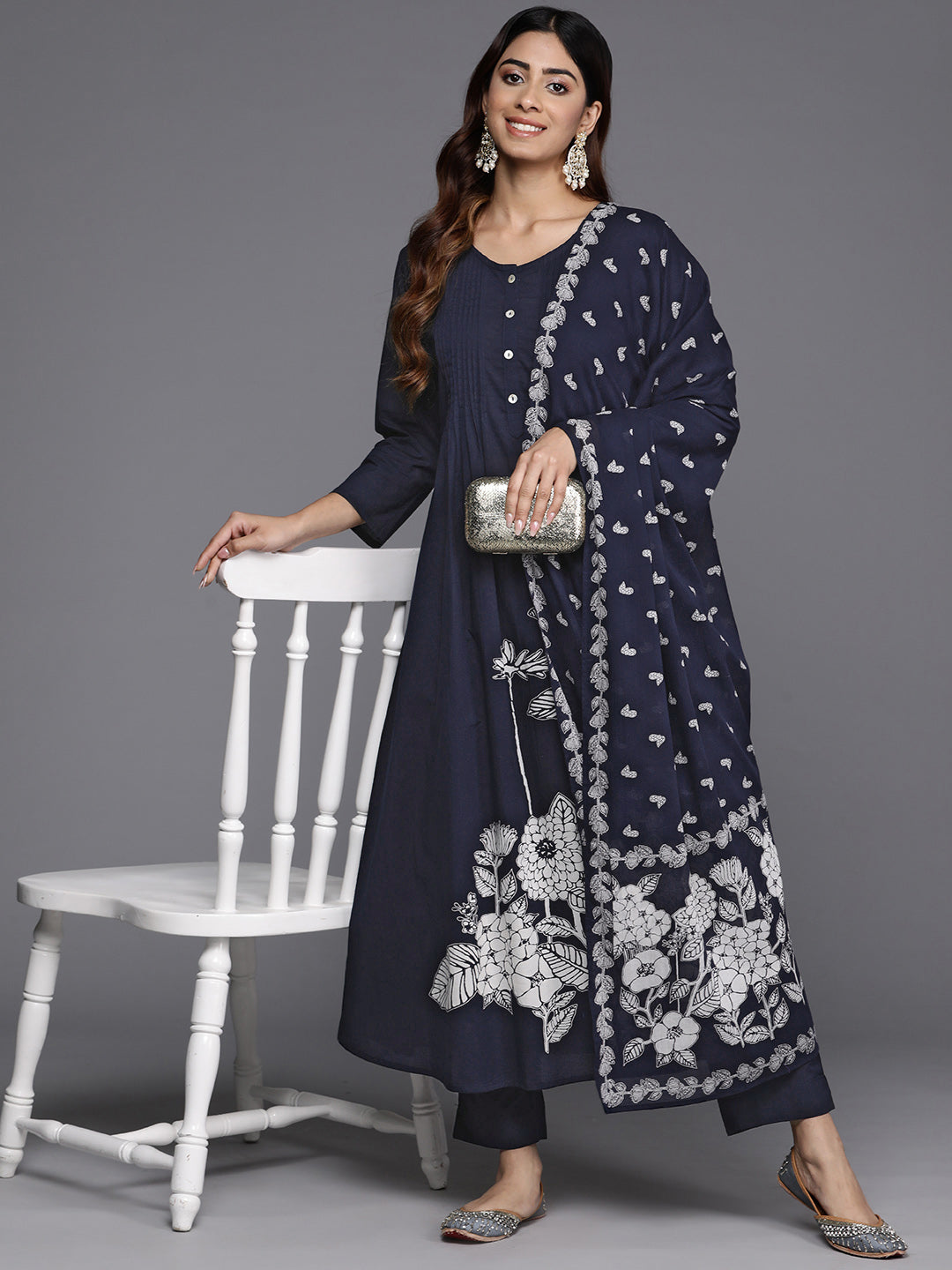 Dhiyona VR Women's Blue Floral Printed Kurta With Bottom And Dupatta