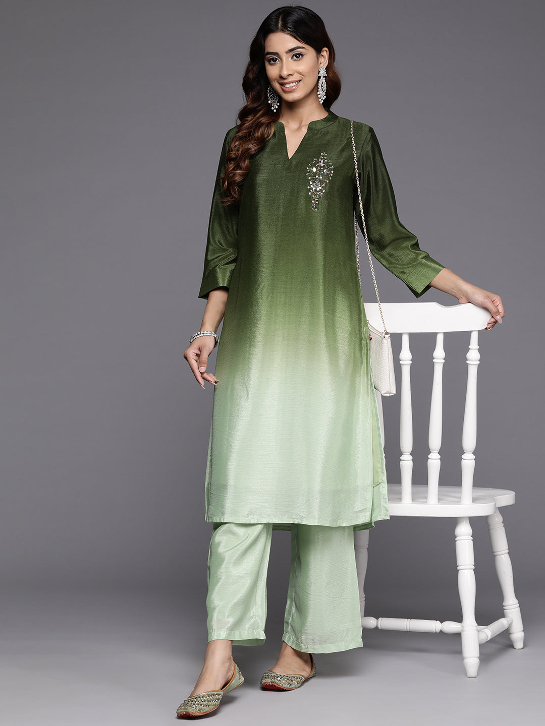 Dhiyona VR Women's Mandarin Collar Placement Embroidered Kurta Paired With Tonal Bottom