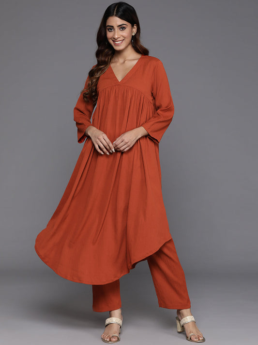 Dhiyona VR Women's Rust Empire Gathered Details A-Line Kurta Paired With Tonal Bottom