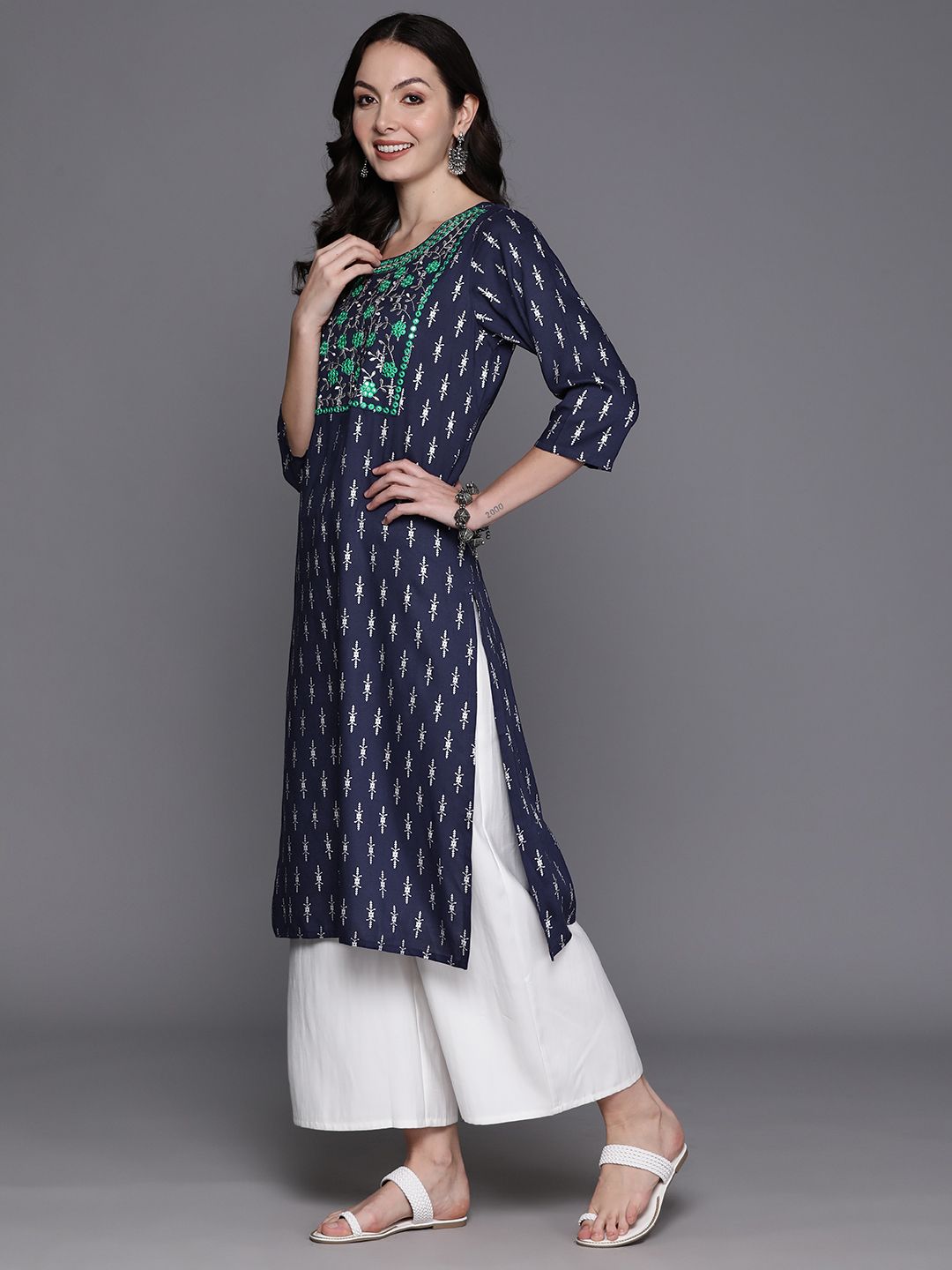 Dhiyona IE Ethnic Motifs Embroidered Mirror Work Kurta