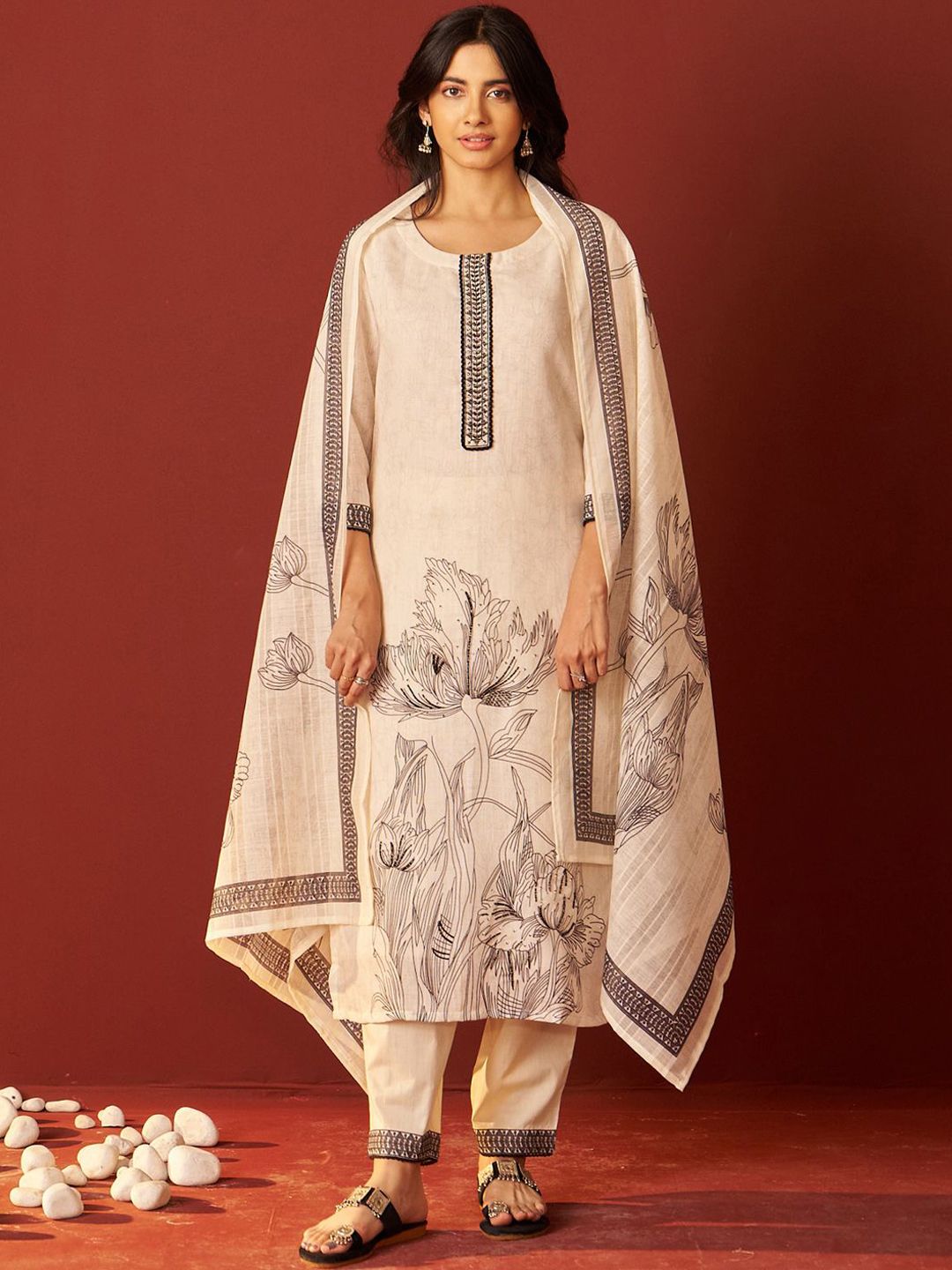 Dhiyona IE Floral Printed Linen Kurta With Trousers & Dupatta
