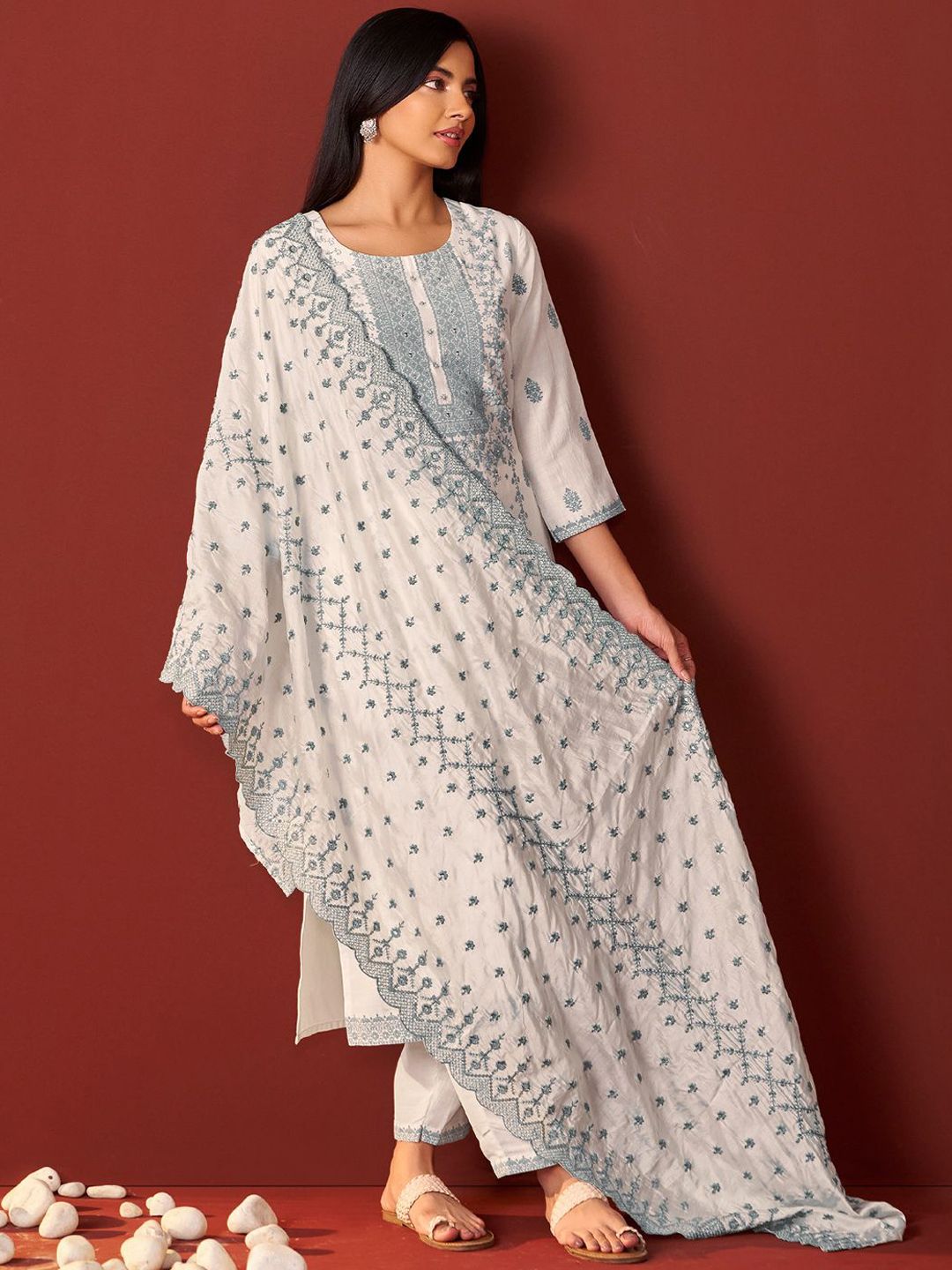 Dhiyona IE Women Ethnic Motifs Embroidered Kurta with Trousers & Dupatta