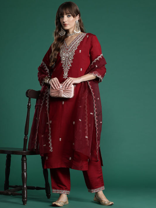 Dhiyona IE Floral Embroidered Sequinned Kurta with Trousers & With Dupatta