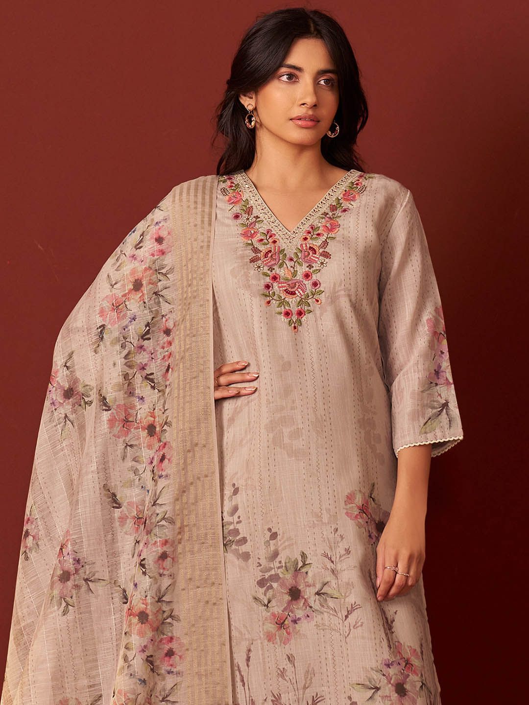 Dhiyona IE Women Floral Embroidered Linen Kurta with Trousers & Dupatta