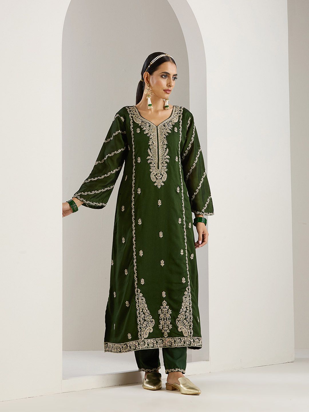 Dhiyona IS Women's Green Ethnic Motifs Embroidered Chinon Straight Kurta With Trousers & Dupatta