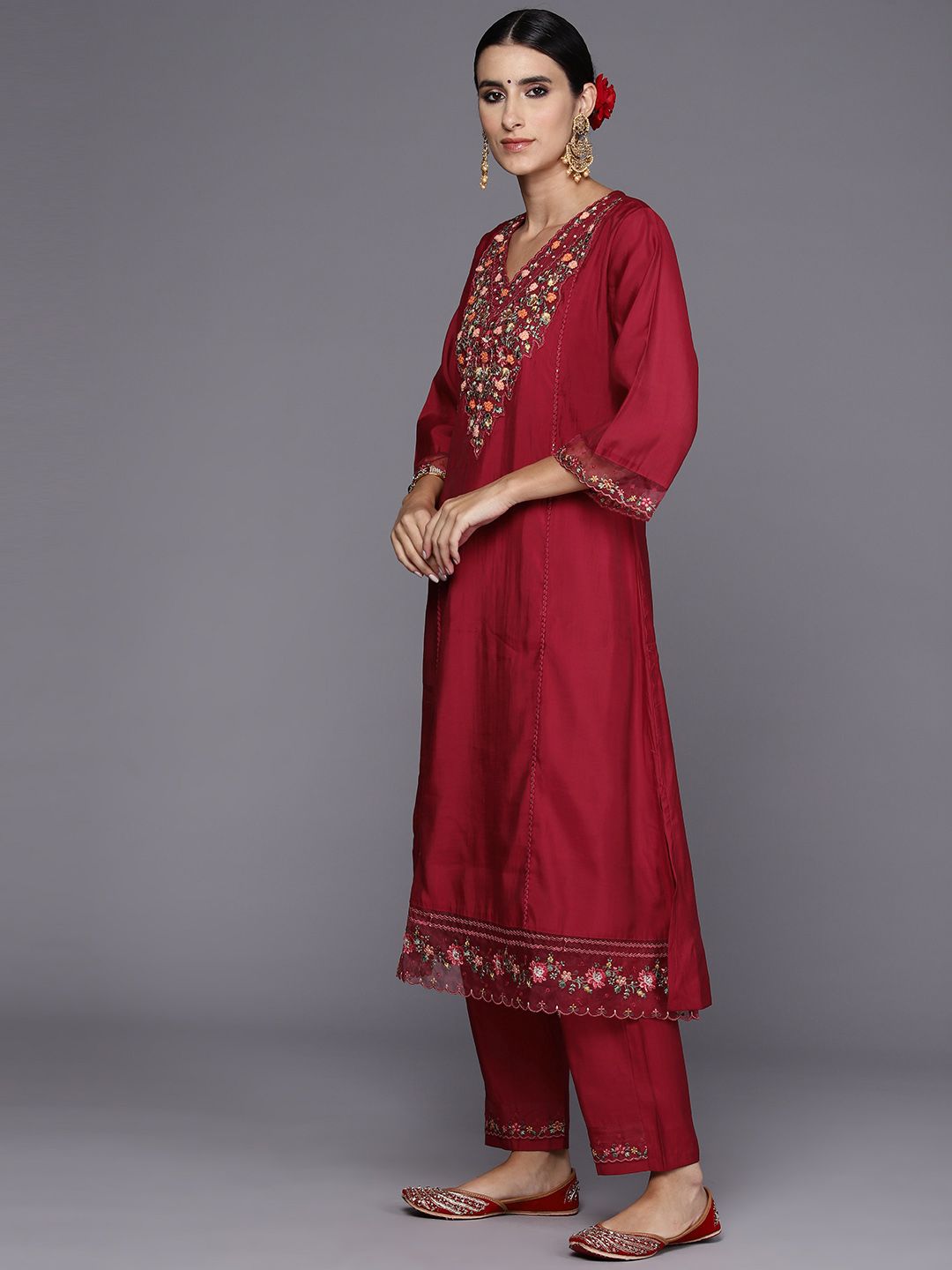 Dhiyona IE Women Floral Yoke Design Panelled Thread Work Kurta with Trousers & Dupatta