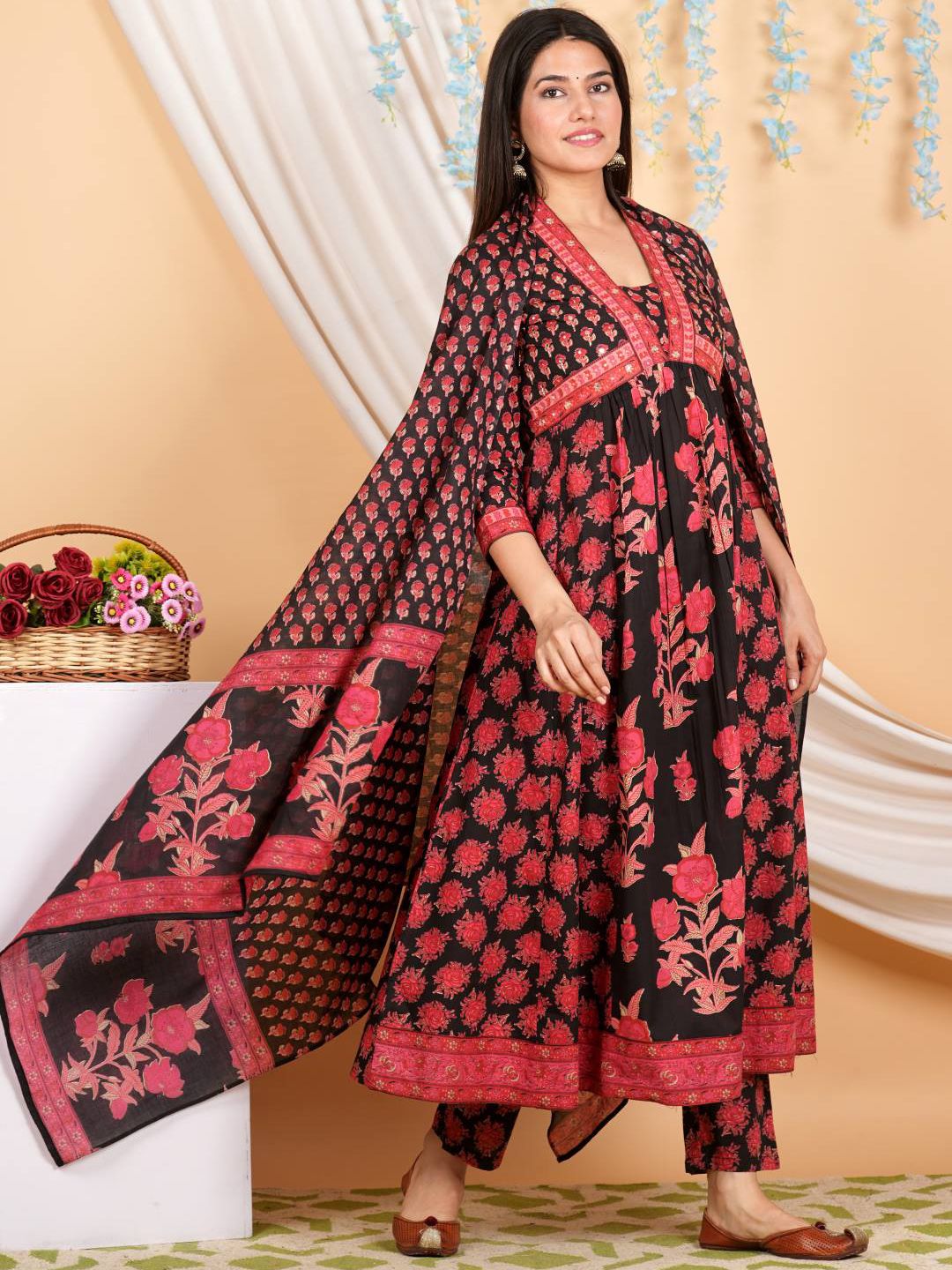 Dhiyona VA Women'sFloral Printed Empire Mirror Work Pure Cotton Kurta with Trousers & With Dupatta