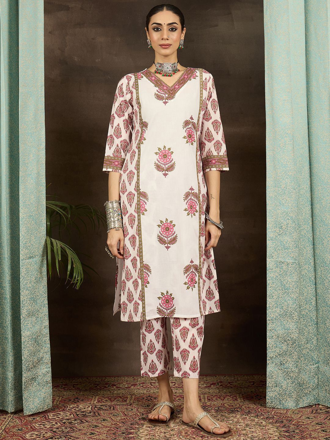 Ethnic Motifs Printed Regular Pure Cotton V-Neck Straight Kurta with Trousers