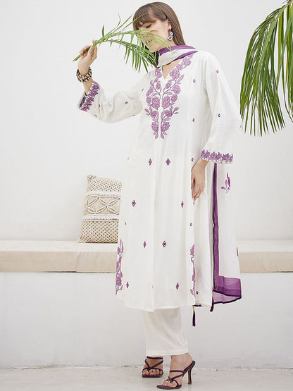 Women Floral Printed Regular Kurta with Trousers & Dupatta