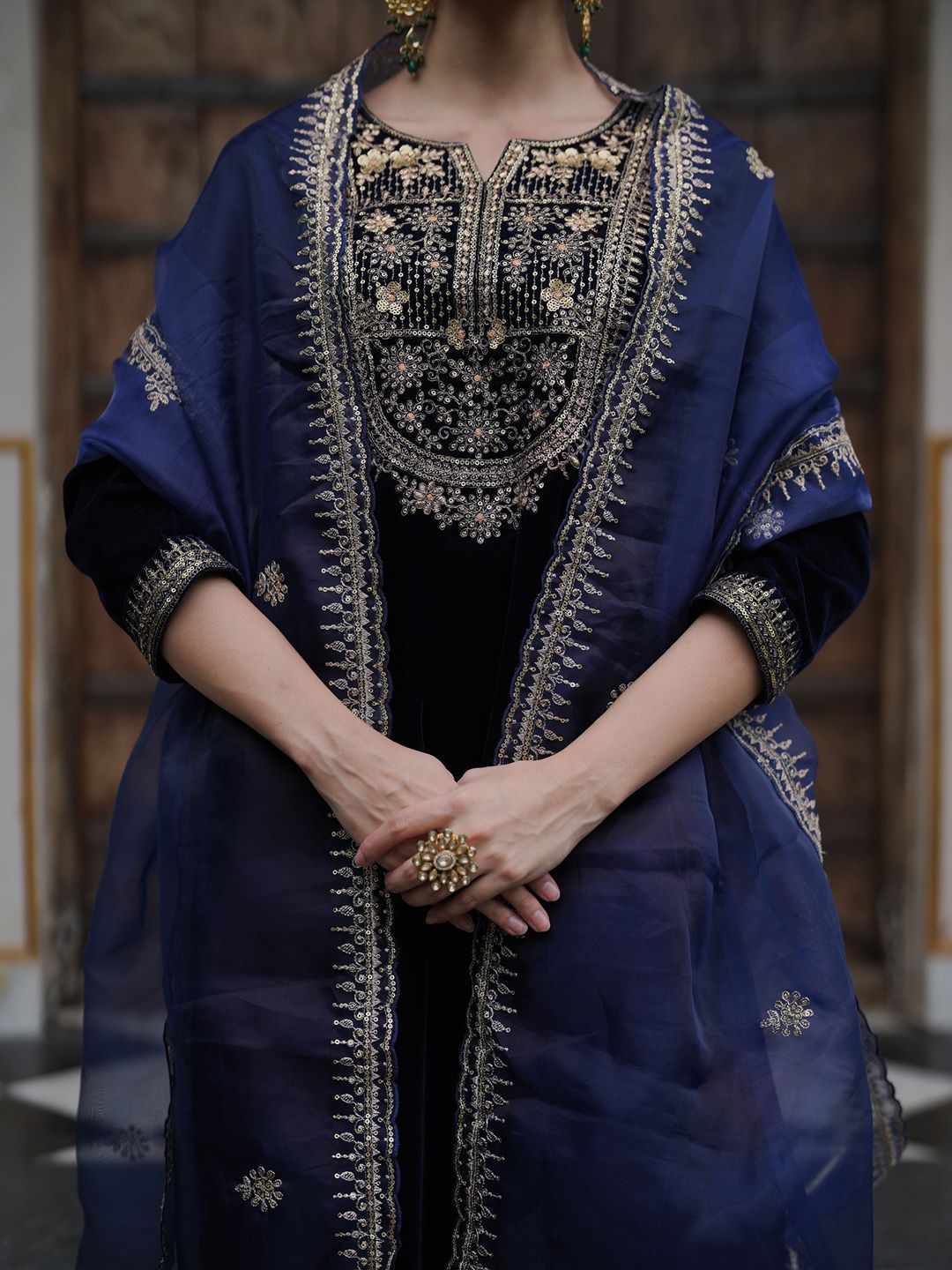 Dhiyona IE Ethnic Motifs Embroidered Thread Work Velvet Kurta With Trousers & Dupatta