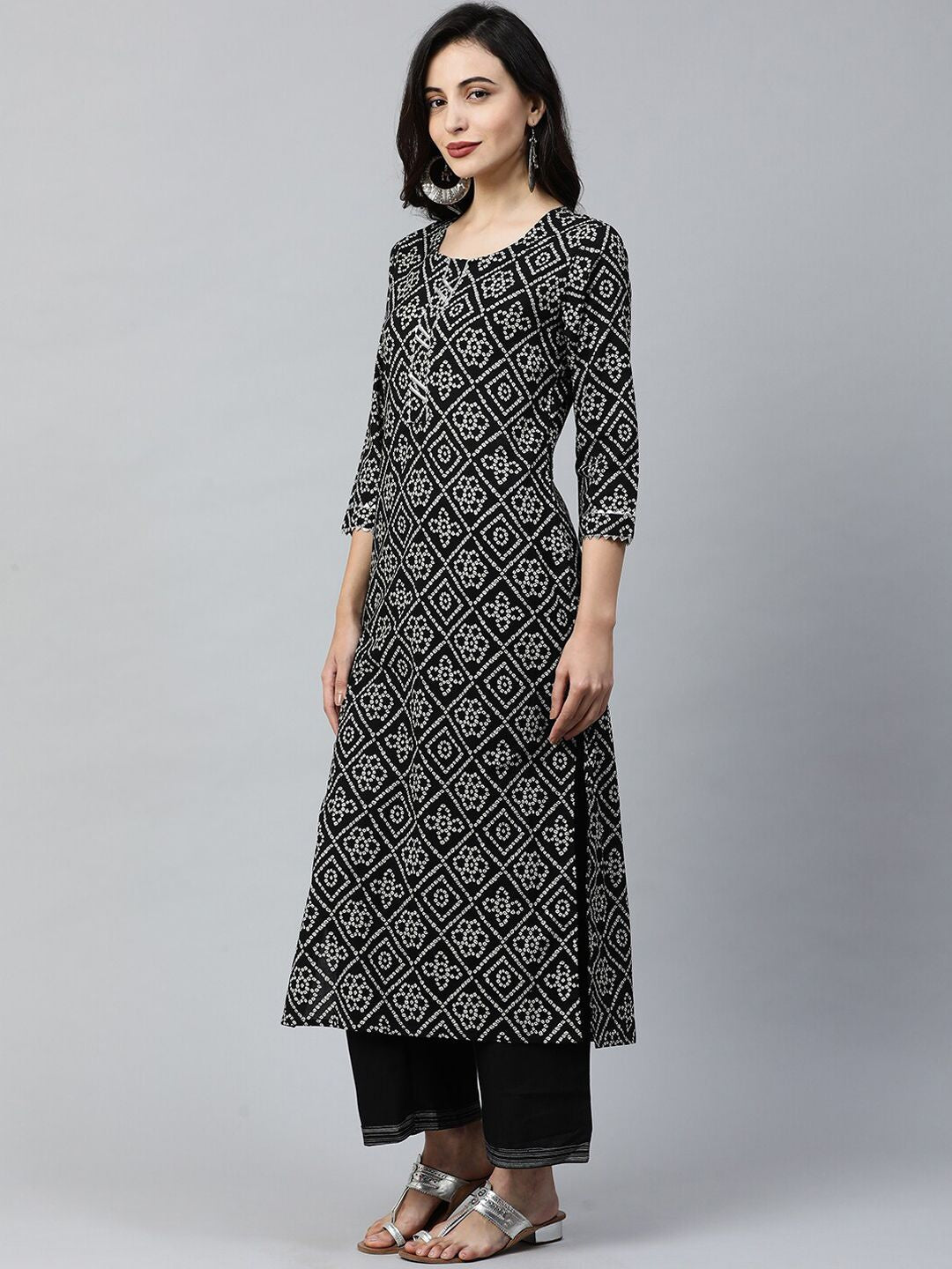 Dhiyona IE Women Black & White Printed Straight Kurta