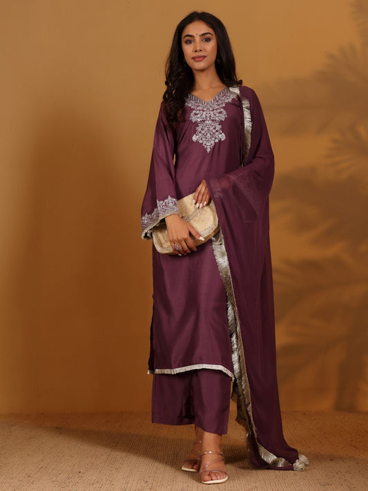 Dhiyona VA Women'sFloral Embroidered Sequnnied V-Neck Straight Kurta With Trousers & Dupatta