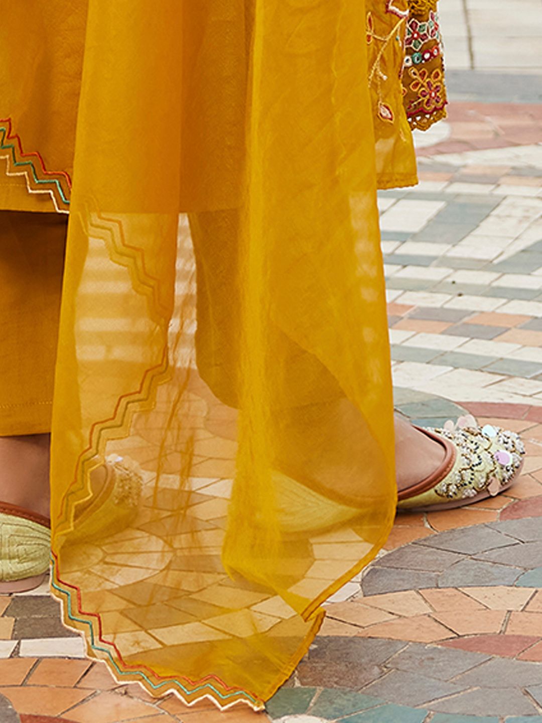 Women Ethnic Motifs Embroidered Regular Mirror Work Kurta with Trousers & With Dupatta