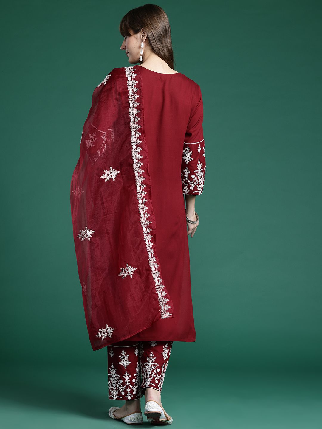 Dhiyona IE Ethnic Motifs Embroidered Thread Work Kurta With Trousers & Dupatta
