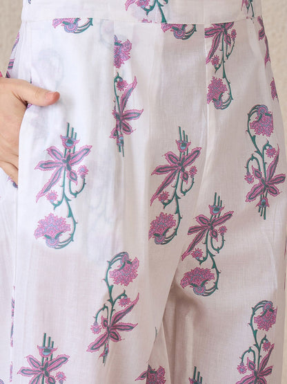 Dhiyona IE Floral Printed V-Neck Pure Cotton Kurta With Trousers