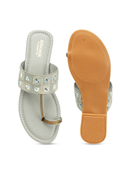 Dhiyona AK Embroidered One Toe Flats