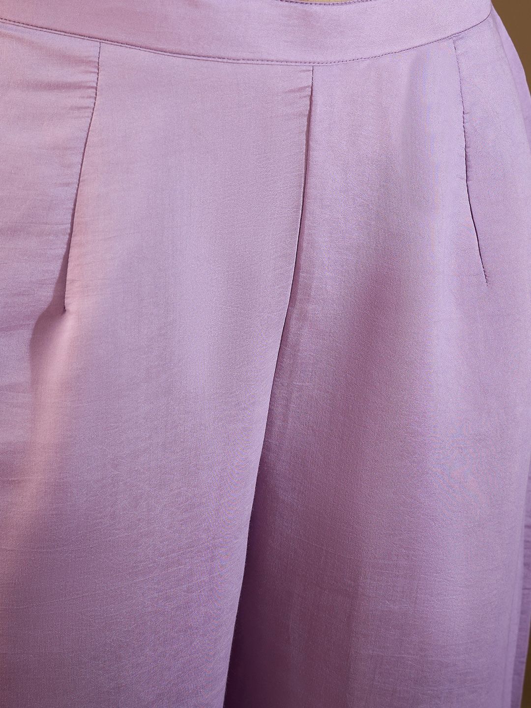 Women Floral Embroidered Regular Thread Work Kurta with Trousers & With Dupatta