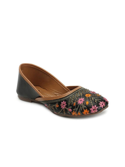 Dhiyona AK Black & Pink Embroidered Ethnic Mojaris