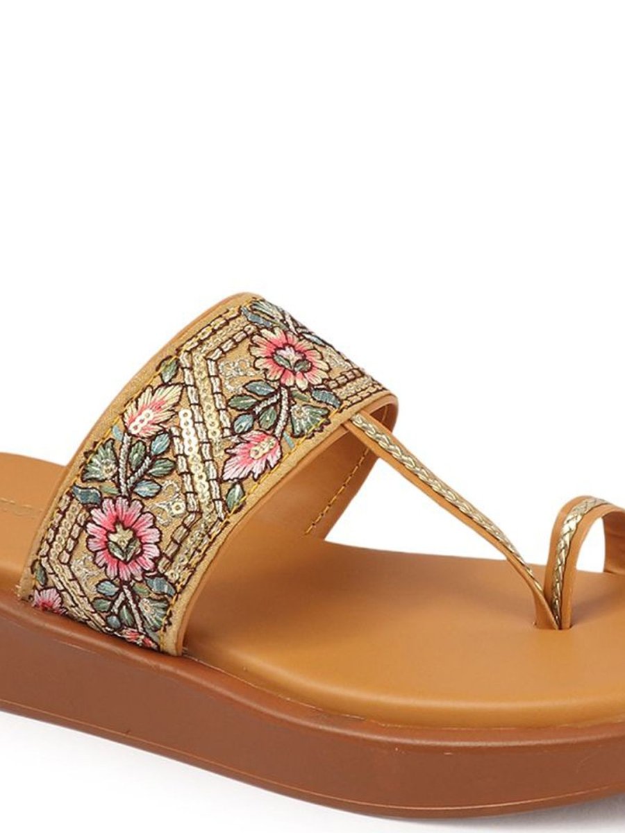 Dhiyona AK Women Embellished Ethnic Open Toe Flats
