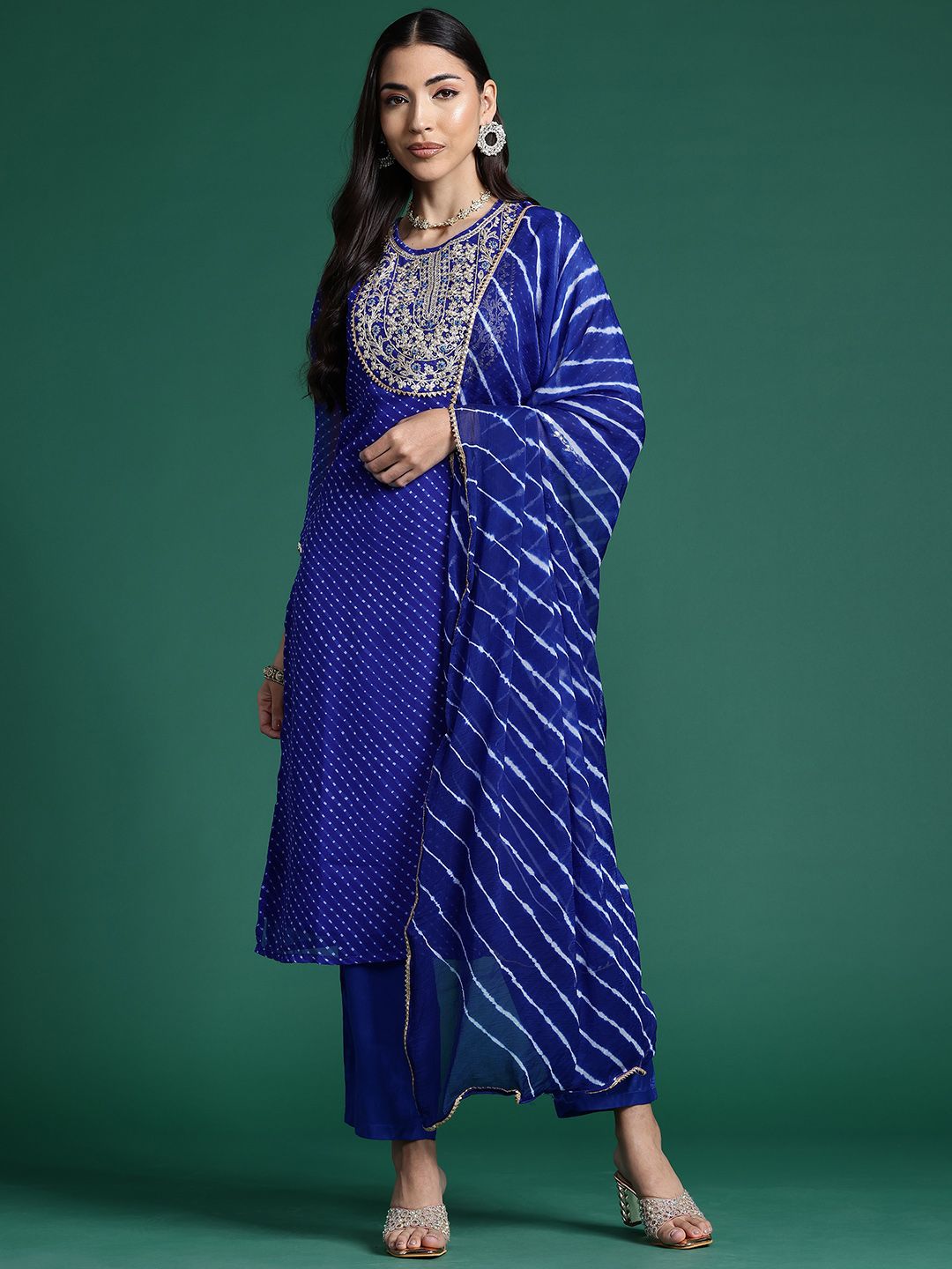 Women Leheriya Printed Regular Kurta With Trousers & Dupatta