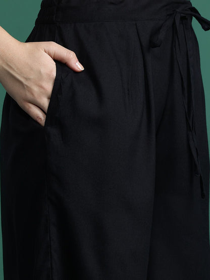 Dhiyona IE Solid Kurta with Trousers with Embroidered Detail