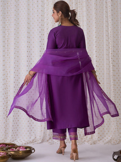 Dhiyona IE Floral Embroidered V-Neck Liva Kurta with Trousers & Dupatta