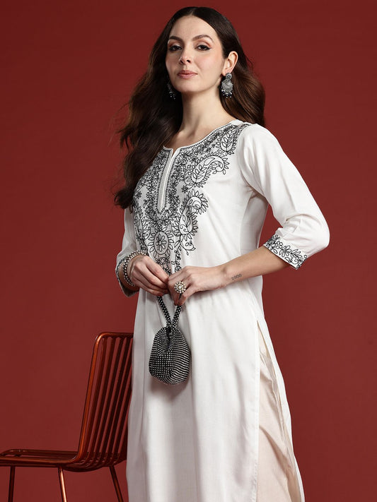 Dhiyona IE Women Paisley Embroidered Thread Work Kurta