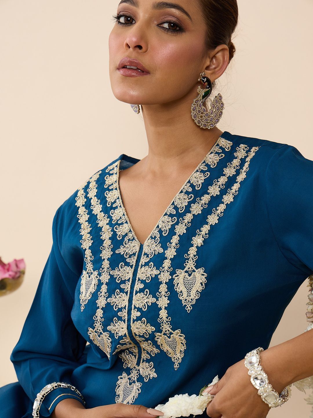 Women Ethnic Motifs Embroidered Regular Thread Work Kurta with Trousers