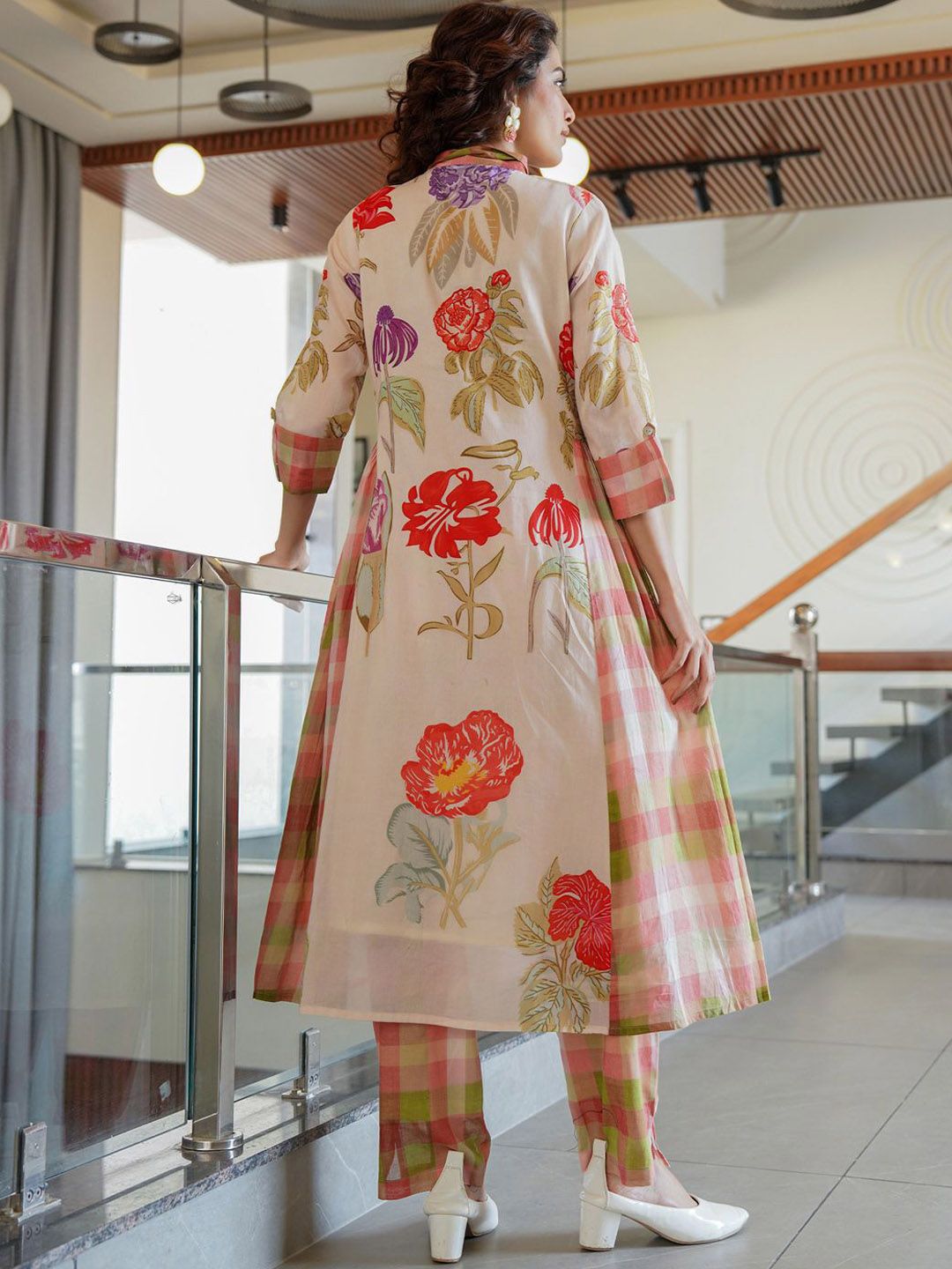 Women Floral Printed Regular Pure Cotton Kurta with Trousers