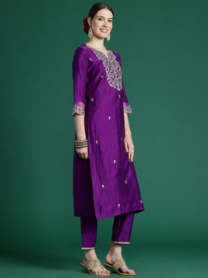 Dhiyona IE Floral Embroidered Sequinned Liva Kurta with Trousers & With Dupatta
