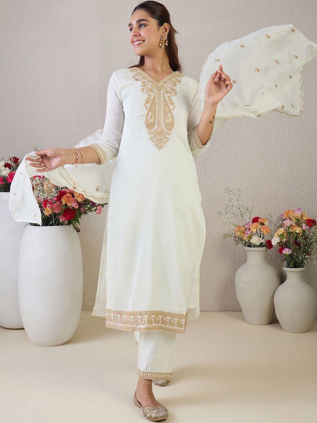 Dhiyona IE Women Paisley Embroidered Regular Kurta with Trousers & With Dupatta