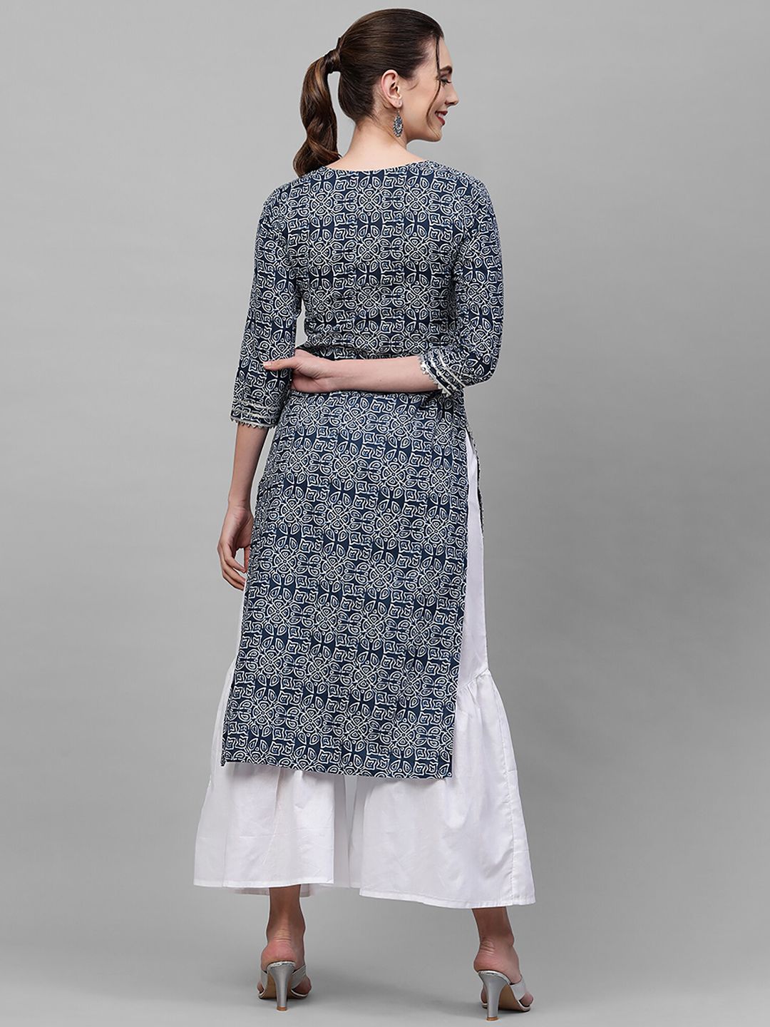 Dhiyona IE Women Navy Blue & White Ethnic Motifs Printed Kurta