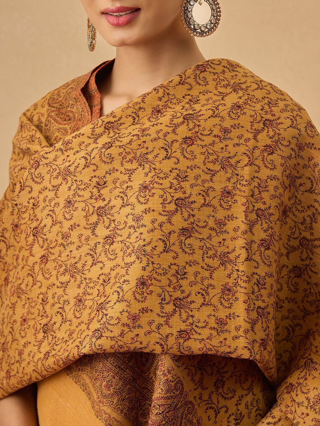 Dhiyona PA Floral Woven Design Woolen Shawl