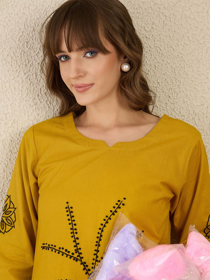 Floral Embroidered Round Neck Thread Work Pure Cotton Straight Kurta & Trousers