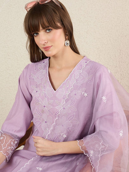 Women Floral Embroidered Regular Thread Work Kurta with Trousers & Dupatta