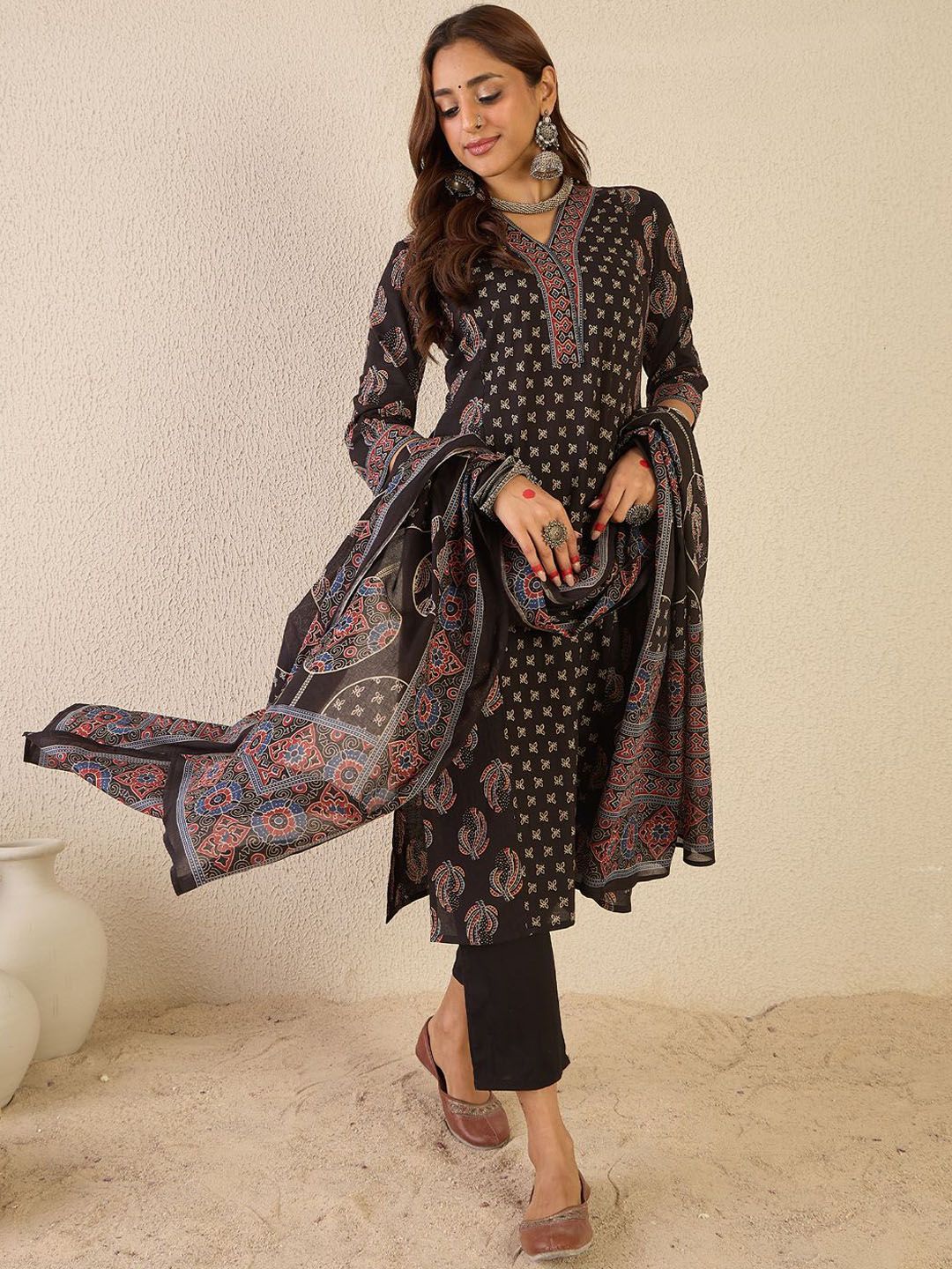 Floral Printed V-Neck Pure Cotton Straight Kurta With Trousers & Dupatta