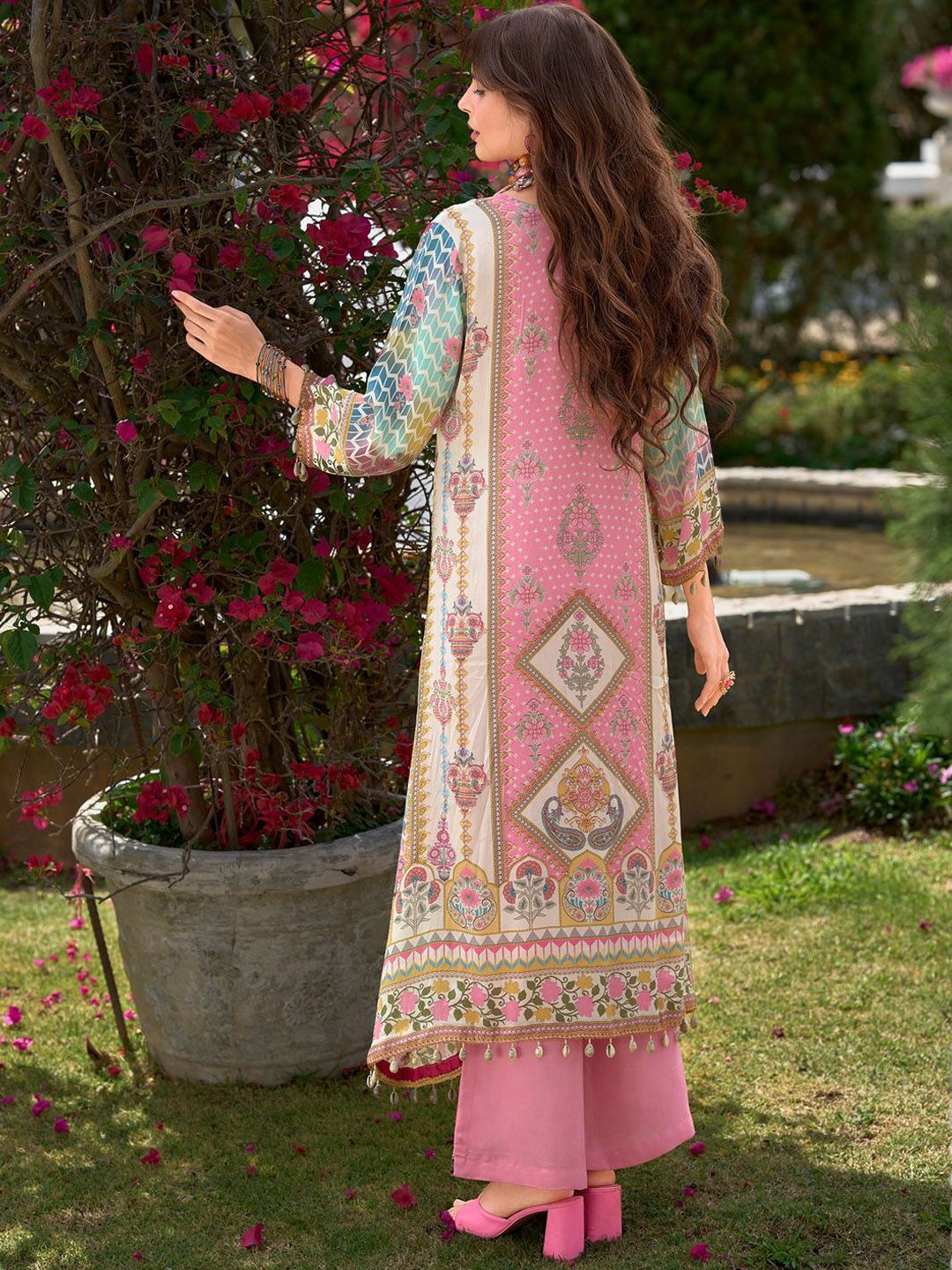 Women Floral Printed Regular Mirror Work Liva Kurta with Palazzos & With Dupatta