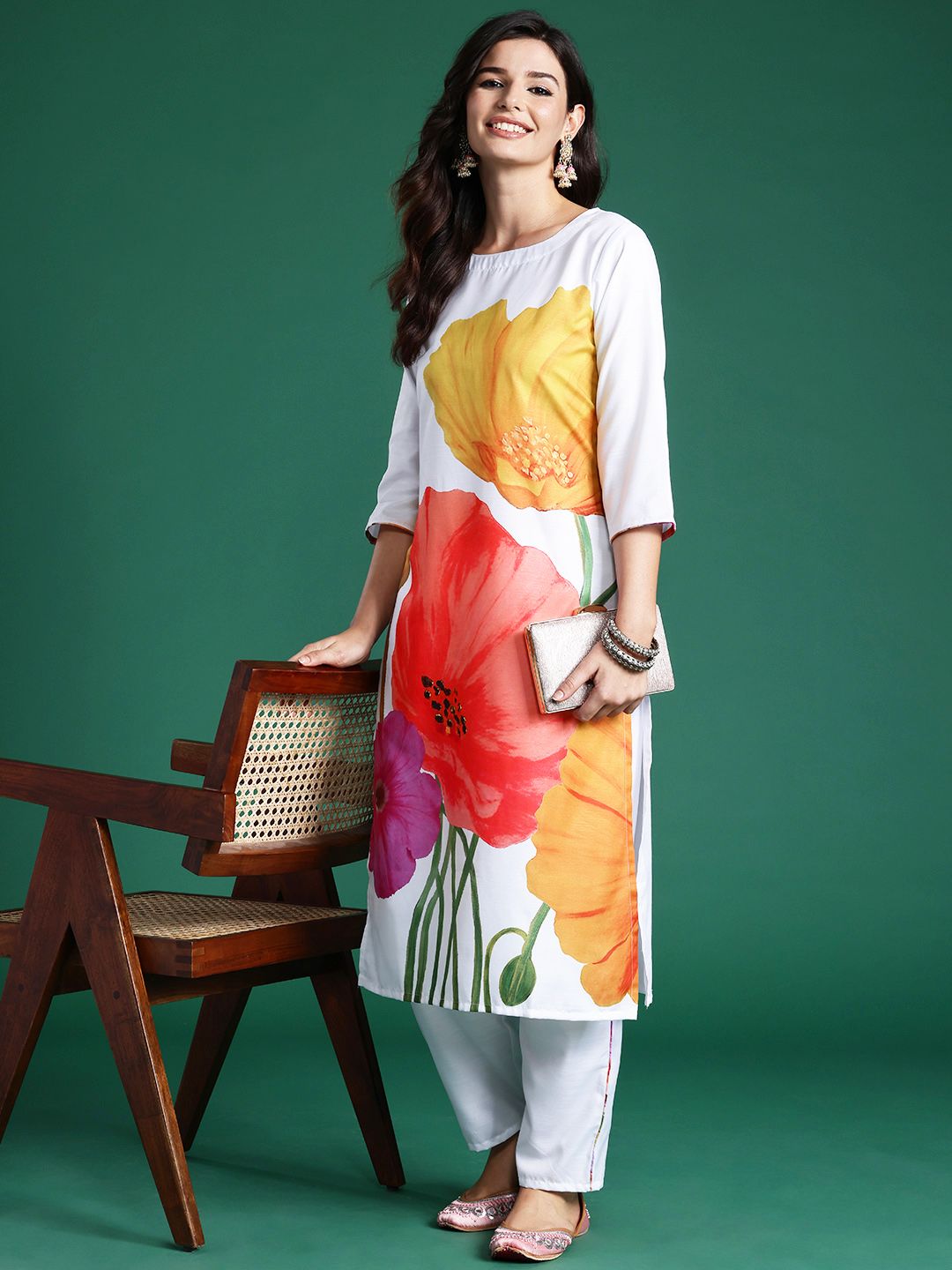 Dhiyona IE Women Floral Printed Regular Kurta with Trousers