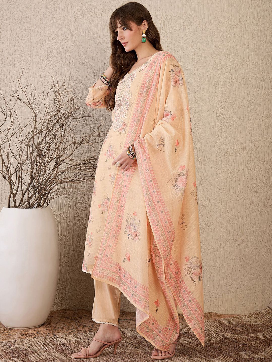 Dhiyona IE Women Floral Embroidered Regular Thread Work Linen Kurta with Trousers & With Dupatta